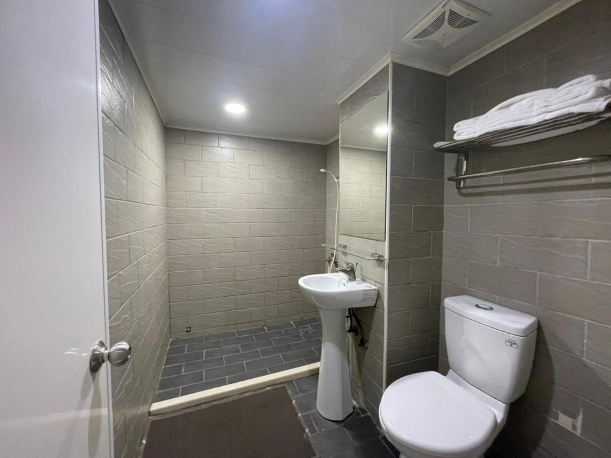 A22 Wei Lu Hotel Csungli Kültér fotó