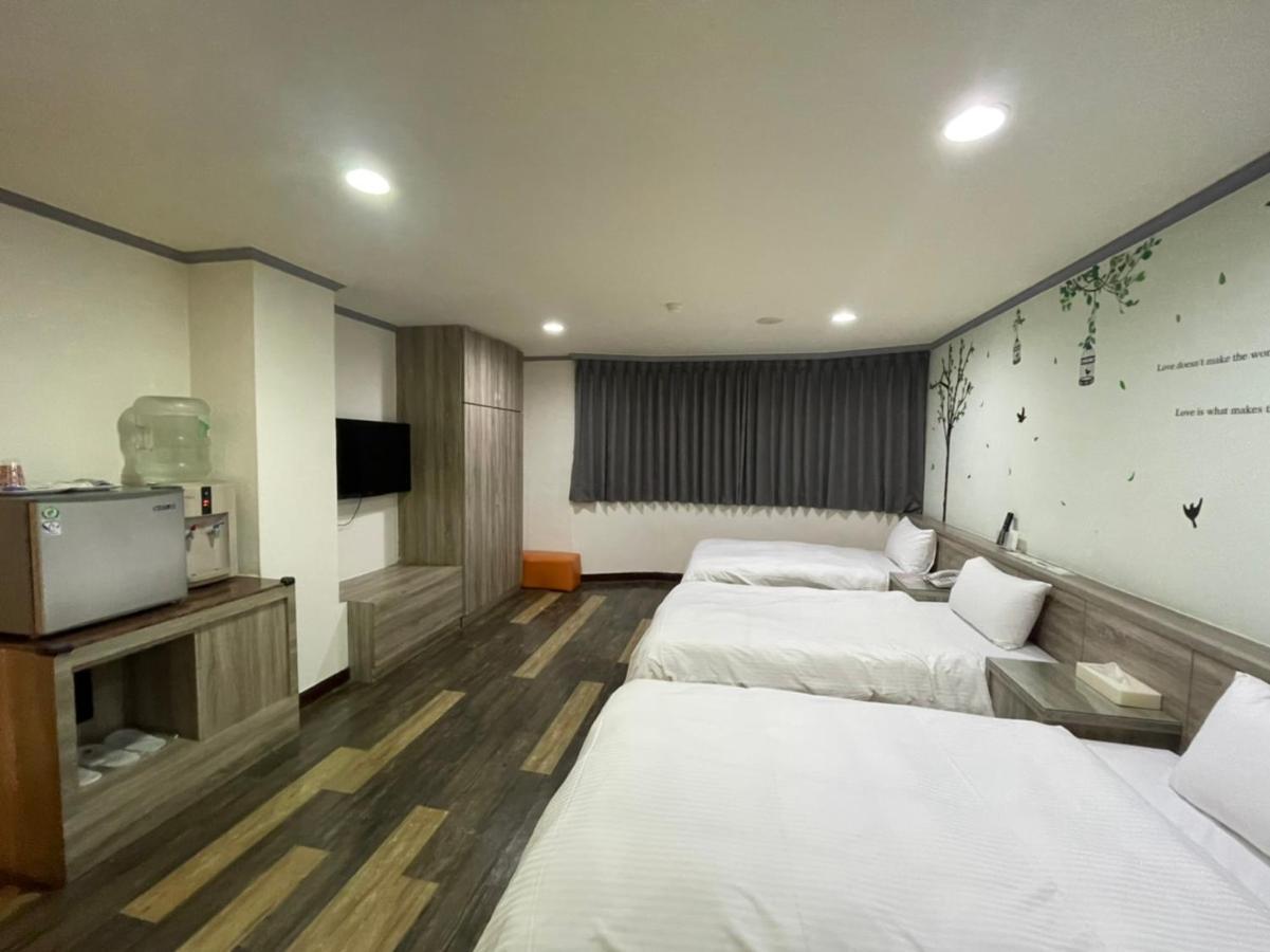 A22 Wei Lu Hotel Csungli Kültér fotó