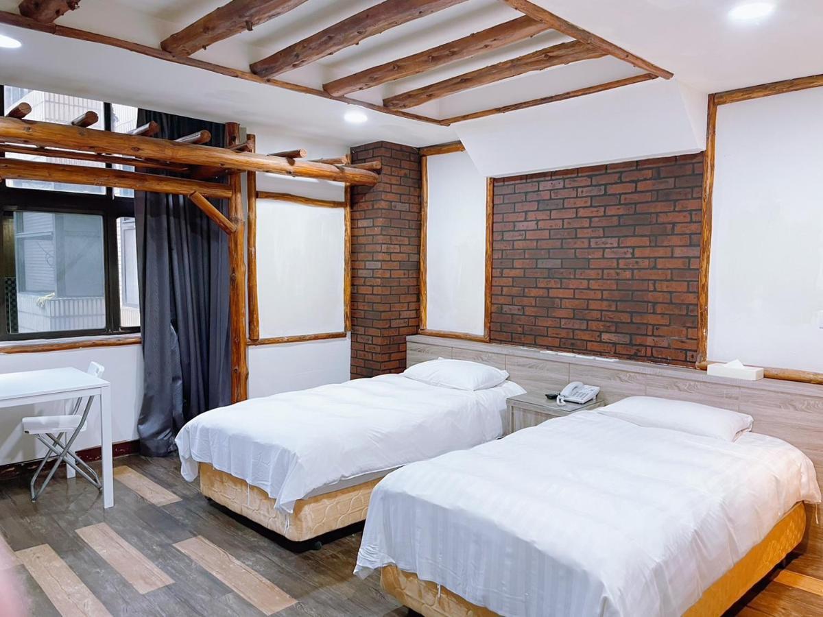 A22 Wei Lu Hotel Csungli Kültér fotó