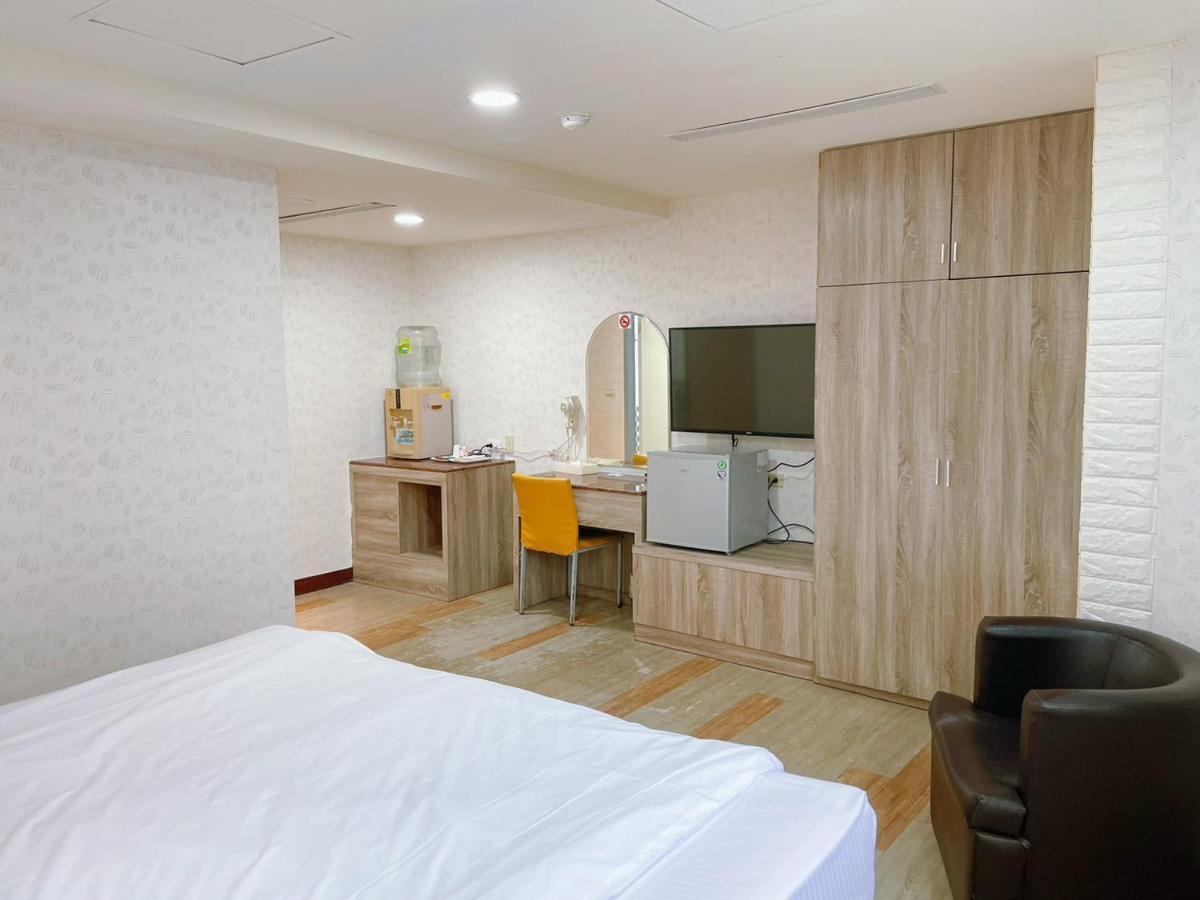 A22 Wei Lu Hotel Csungli Kültér fotó