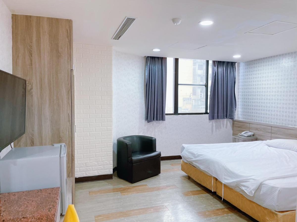 A22 Wei Lu Hotel Csungli Kültér fotó