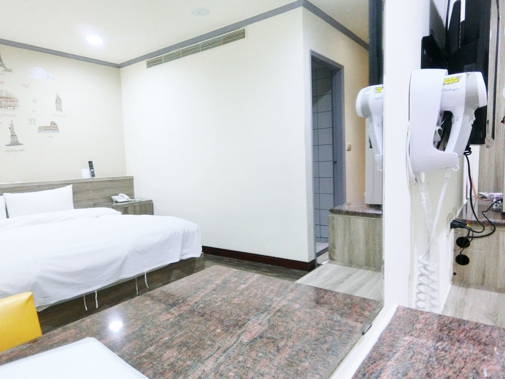 A22 Wei Lu Hotel Csungli Kültér fotó