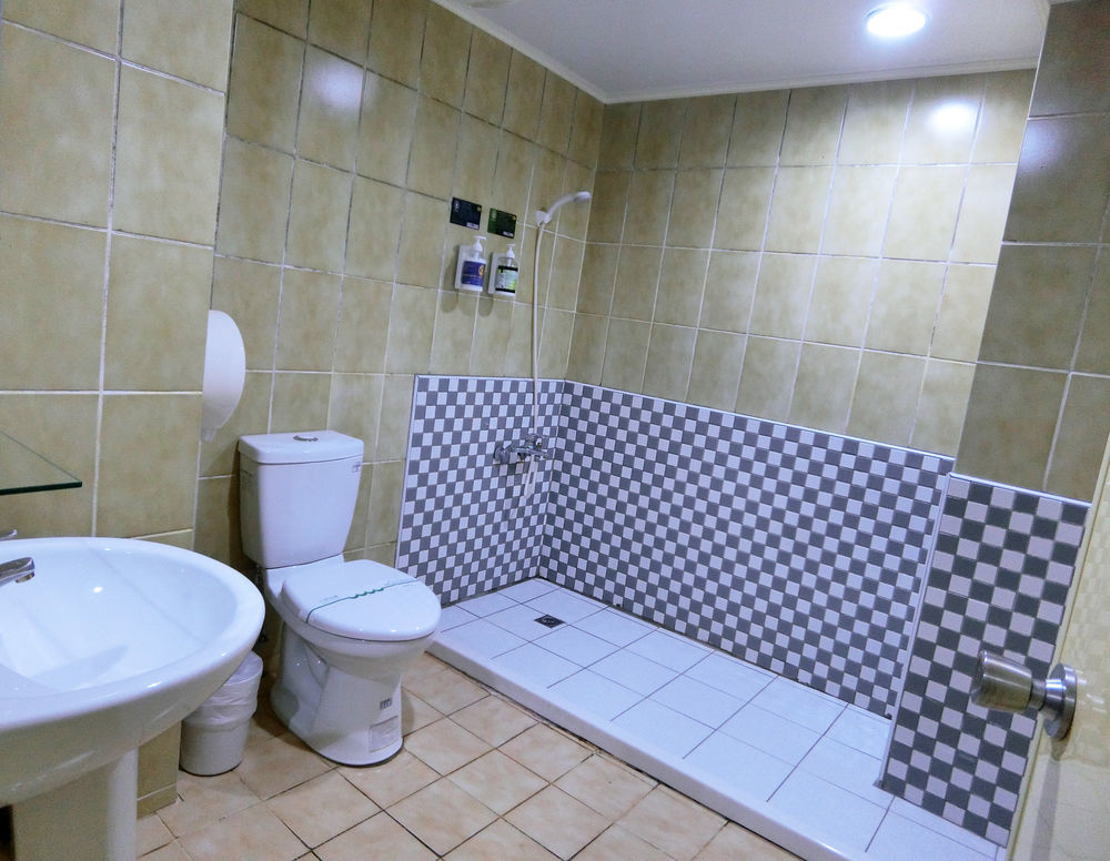 A22 Wei Lu Hotel Csungli Kültér fotó